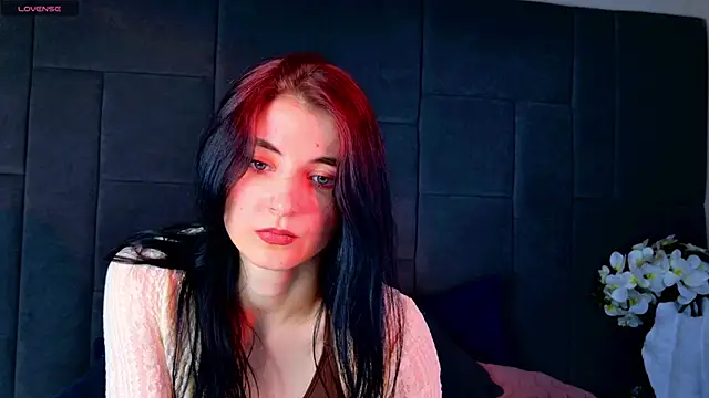 Snapshot of NicoleLuxe chatting on May 15, 6:04 pm NicoleLuxe online show from May 15, 6:04 pm