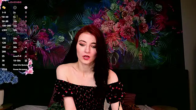 Snapshot of NicoleLuxe chatting on May 20, 6:14 pm NicoleLuxe online show from May 20, 6:14 pm