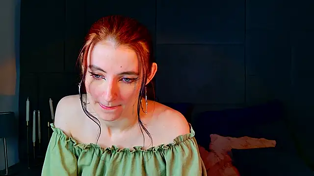 Snapshot of NicoleLuxe chatting on June 1, 6:42 pm NicoleLuxe online show from June 1, 6:42 pm