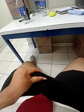 Snapshot of Taboada20 chatting on April 4, 5:10 pm Taboada20 online show from April 4, 5:10 pm