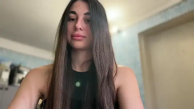 Snapshot of LiluMartiznir chatting on May 13, 6:00 am LiluMartiznir online show from May 13, 6:00 am