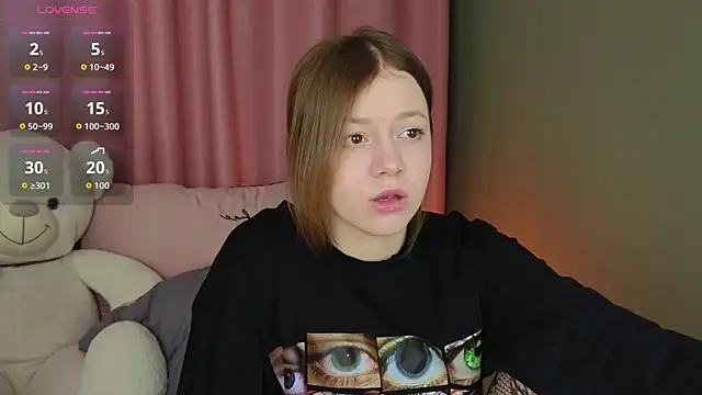 Snapshot of AliceYummy chatting on February 5, 1:49 pm AliceYummy online show from February 5, 1:49 pm