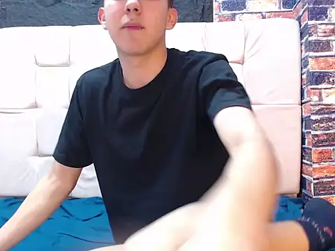 massimoferrera303av online show from February 24, 7:34 pm