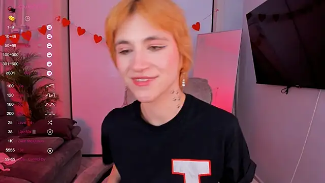 Snapshot of AutumnWhisper chatting on April 8, 3:34 pm AutumnWhisper online show from April 8, 3:34 pm