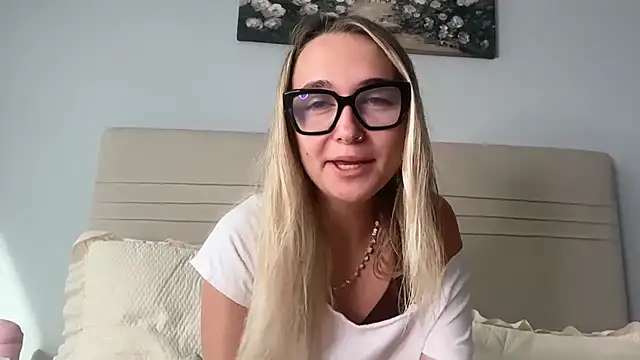 kelseyblu online show from May 28, 9:23 pm
