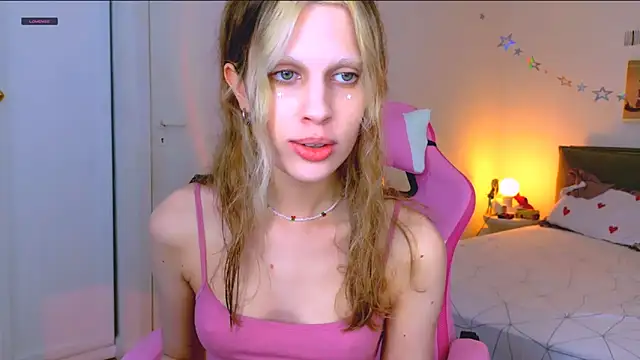 Maxine gold online show from June 20, 8:17 am