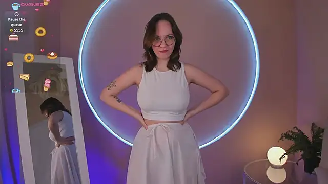 Snapshot of Crystal_lovley chatting on March 4, 9:43 pm Crystal lovley online show from March 4, 9:43 pm