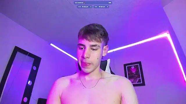 Snapshot of PapiNoha69 chatting on March 9, 4:05 am PapiNoha69 online show from March 9, 4:05 am