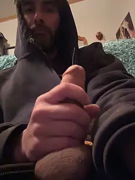 Snapshot of tommattsonn chatting on April 8, 12:32 am tommattsonn online show from April 8, 12:32 am