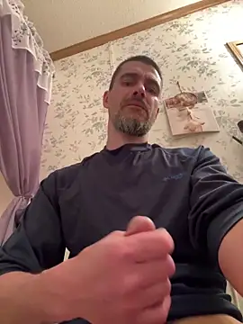 Snapshot of tommattsonn chatting on April 15, 8:20 pm tommattsonn online show from April 15, 8:20 pm