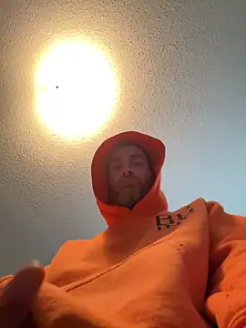 Snapshot of tommattsonn chatting on April 19, 2:38 pm tommattsonn online show from April 19, 2:38 pm