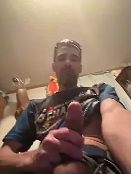 Snapshot of tommattsonn chatting on April 24, 8:28 am tommattsonn online show from April 24, 8:28 am