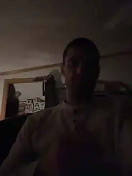 Snapshot of tommattsonn chatting on May 2, 9:47 am tommattsonn online show from May 2, 9:47 am