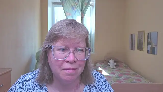 Emma Eclipsee online show from May 9, 11:26 am