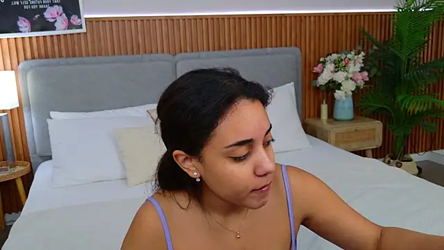 Luna Cortier online show from June 16, 5:32 am