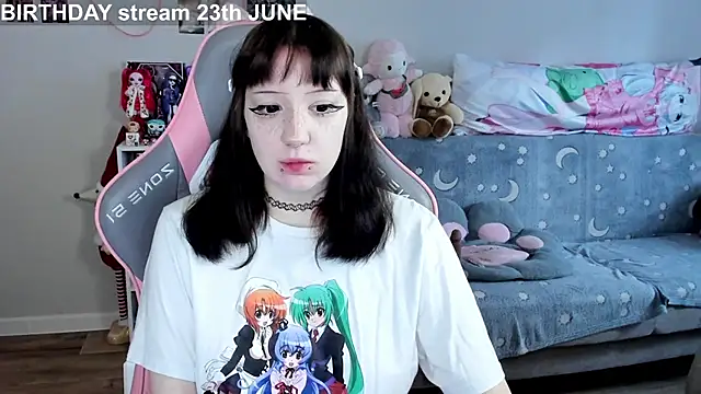 Snapshot of MollysLand chatting on June 18, 9:14 am MollysLand online show from June 18, 9:14 am