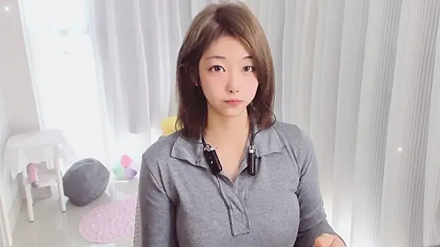 hotgirl0111 online show from May 9, 7:35 am