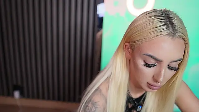 MissObsidian online show from June 11, 9:02 pm