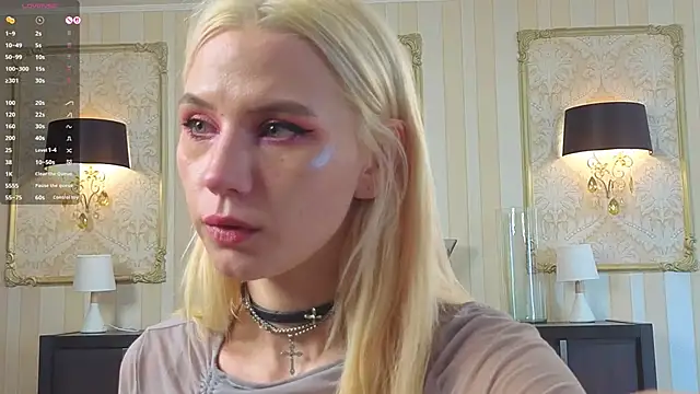 SimonaKaroly online show from March 14, 8:09 am