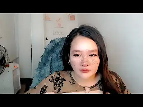 UrLovelyWetPussy online show from February 12, 8:53 am