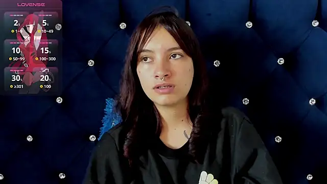 nahomy glow online show from February 13, 7:10 pm