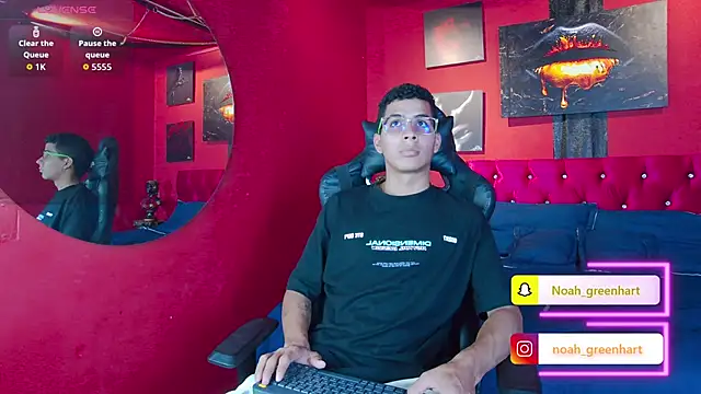 Snapshot of Noah_Greenhartt chatting on March 25, 8:48 pm Noah Greenhartt online show from March 25, 8:48 pm