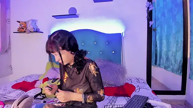 Gemma honey online show from February 18, 1:51 pm