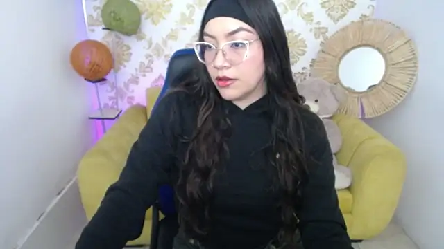 ALISS M  online show from February 16, 8:05 pm