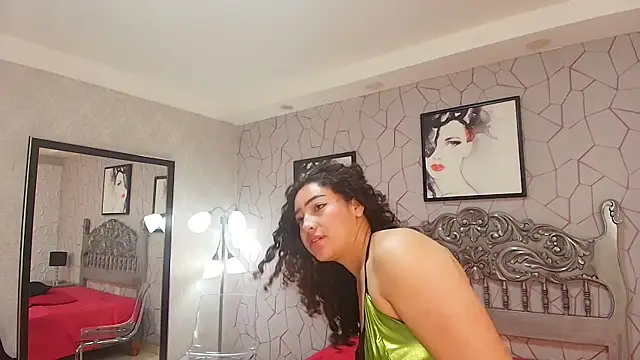 meganrousx online show from April 27, 12:36 pm