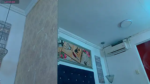 meganrousx online show from May 1, 7:51 pm