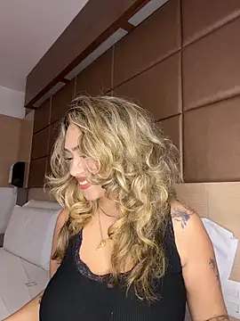 Snapshot of Maddy_Beluci chatting on March 11, 1:00 am Maddy Beluci online show from March 11, 1:00 am