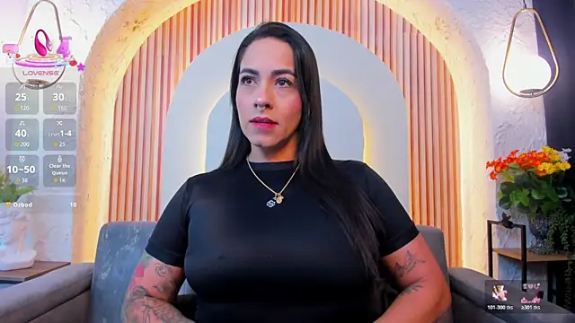 violet scott  online show from April 25, 10:29 am