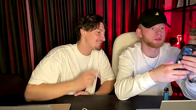 Snapshot of Adam_ice chatting on March 2, 4:14 pm Adam ice online show from March 2, 4:14 pm