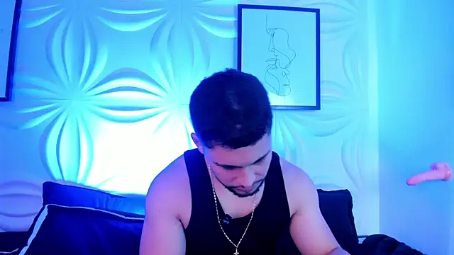 Snapshot of valenssio_moretti chatting on May 6, 2:29 am valenssio moretti online show from May 6, 2:29 am