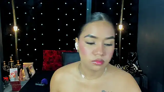 MiaWolton online show from February 24, 8:07 pm