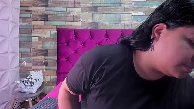 Carolina-Lenon online show from February 25, 7:34 pm