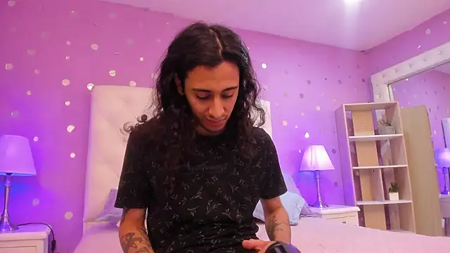 Goldentemptation  online show from February 17, 8:04 pm