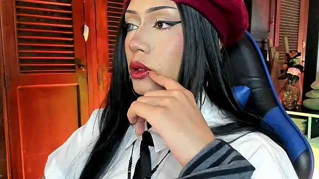 Snapshot of Ivy_Byte chatting on July 22, 11:07 pm Ivy Byte online show from July 22, 11:07 pm
