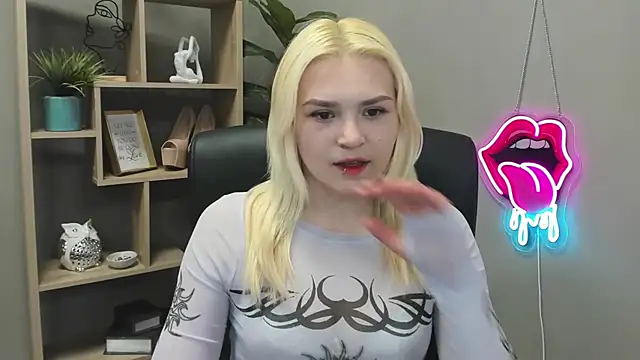 SweetLilyxo online show from April 30, 6:31 am