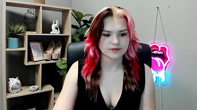 SweetLilyxo online show from June 10, 6:45 am