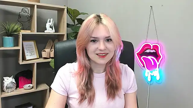 SweetLilyxo online show from June 30, 6:36 am