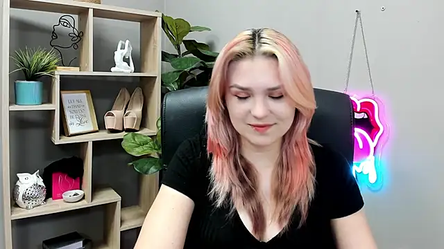 SweetLilyxo online show from July 2, 6:41 am