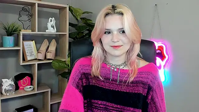 SweetLilyxo online show from July 5, 1:51 pm
