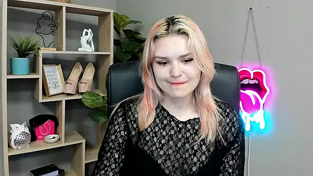SweetLilyxo online show from July 12, 6:48 am