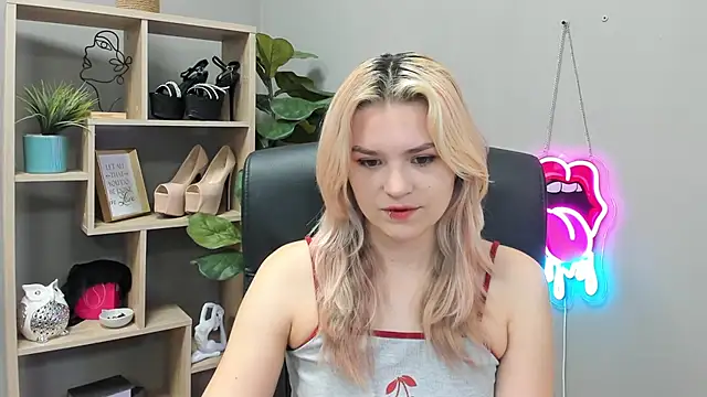 SweetLilyxo online show from July 21, 6:27 am