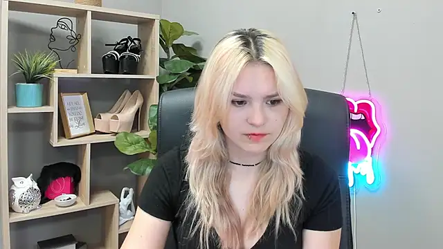 SweetLilyxo online show from July 28, 6:31 am
