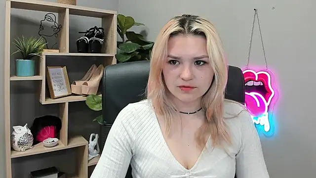 SweetLilyxo online show from July 29, 6:33 am