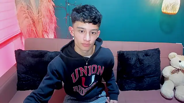 Patrick Howland  online show from February 5, 3:22 am