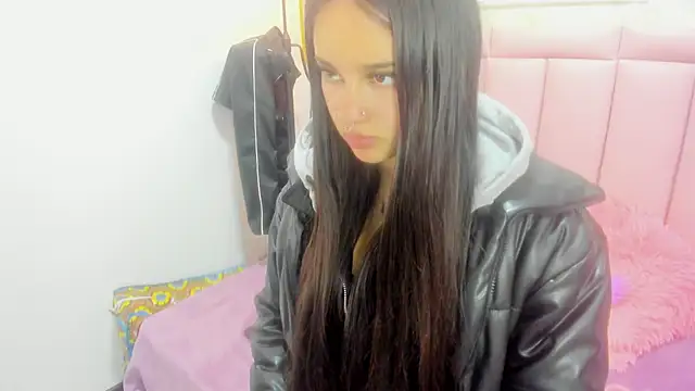Raven love online show from April 27, 6:06 pm