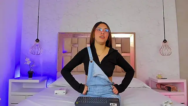 ChloeSteele online show from February 10, 4:05 am